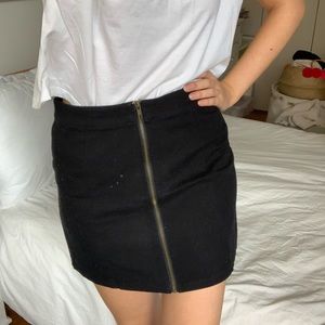 forever 21 • black mini skirt